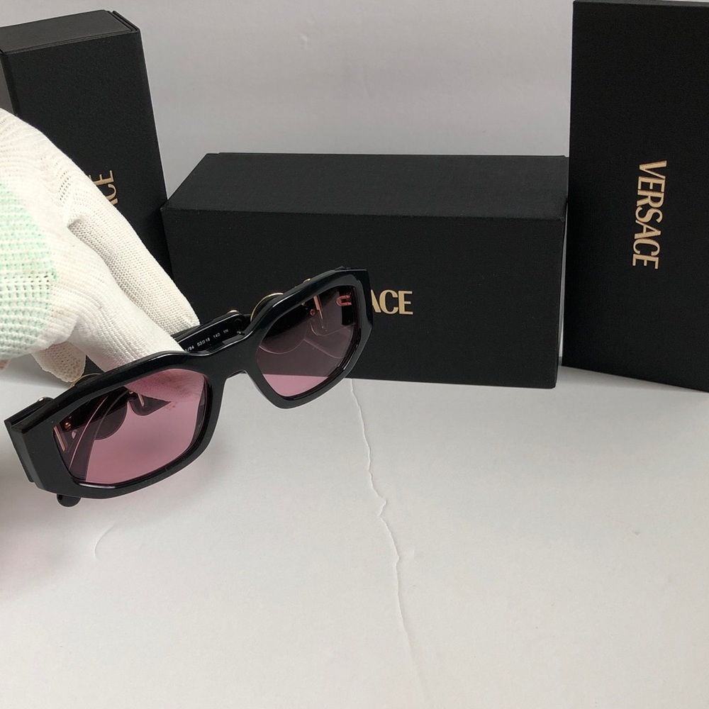 New Versace Women’s Black Frame Sunglasses with Pink Lenses and Gold Accents - Picture 12 of 13